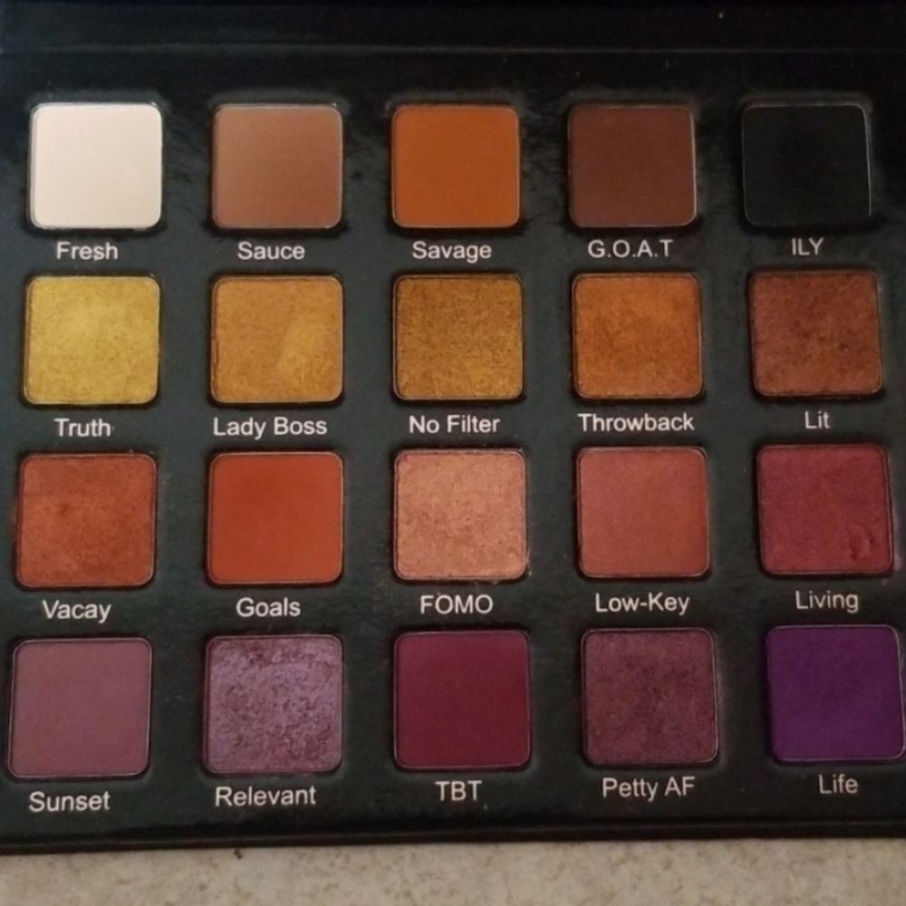 SOLD - Violet Voss Hashtag Eyeshadow Palette